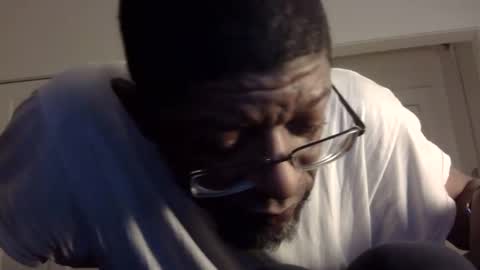 Snapshot of arteblazze chatting on January 29, 3:01 am Arteblazze not daddy boy bitch or nigga online show from January 29, 3:01 am