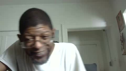 Snapshot of arteblazze chatting on February 1, 3:50 pm Arteblazze not daddy boy bitch or nigga online show from February 1, 3:50 pm