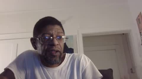Snapshot of arteblazze chatting on February 5, 1:26 am Arteblazze not daddy boy bitch or nigga online show from February 5, 1:26 am