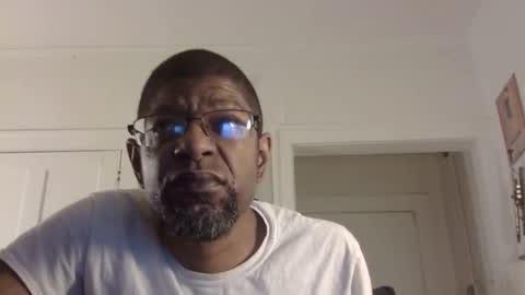 Snapshot of arteblazze chatting on February 12, 2:35 am Arteblazze not daddy boy bitch or nigga online show from February 12, 2:35 am
