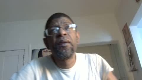 Snapshot of arteblazze chatting on February 18, 1:00 pm Arteblazze not daddy boy bitch or nigga online show from February 18, 1:00 pm