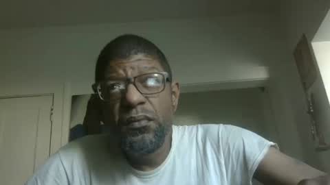 Snapshot of arteblazze chatting on October 12, 2:27 pm Arteblazze not daddy boy bitch or nigga online show from October 12, 2:27 pm
