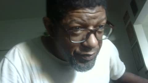 Snapshot of arteblazze chatting on July 12, 11:34 am Arteblazze not daddy boy bitch or nigga online show from July 12, 11:34 am