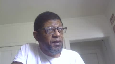 Snapshot of arteblazze chatting on July 13, 6:22 pm Arteblazze not daddy boy bitch or nigga online show from July 13, 6:22 pm