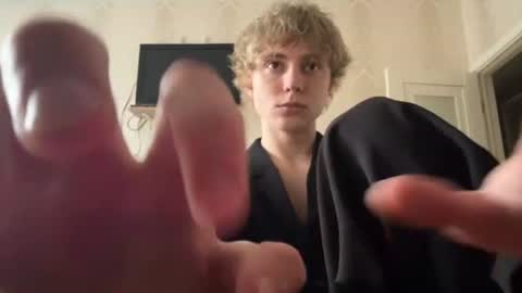 artem228play online show from June 11, 2:00 am