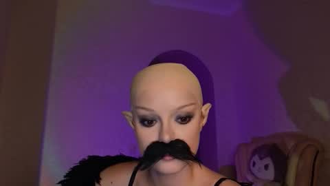 Snapshot of artemisa_meows chatting on October 31, 9:38 pm SEE U THURSDAY online show from October 31, 9:38 pm