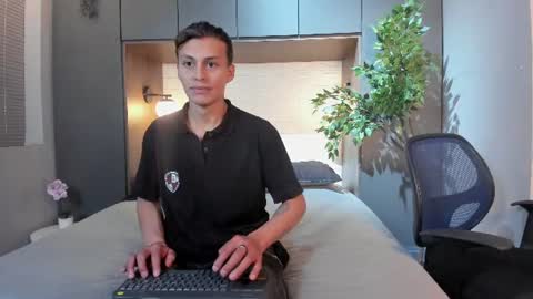 Snapshot of artemisblackwood chatting on July 10, 1:47 pm artemisblackwood online show from July 10, 1:47 pm