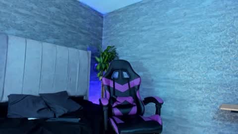 Snapshot of arthurcox_ chatting on November 7, 5:35 pm arthurcox_ online show from November 7, 5:35 pm