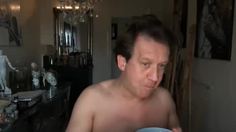 Snapshot of artisterotic chatting on March 11, 7:15 am artisterotic online show from March 11, 7:15 am