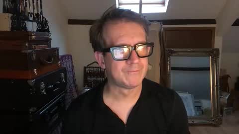 Snapshot of artisterotic chatting on November 21, 1:43 pm artisterotic online show from November 21, 1:43 pm