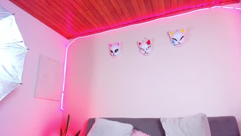 MIA OF artmiajoy online show from January 29, 5:35 pm