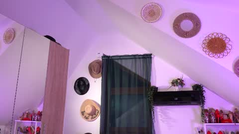 Amalia online show from July 27, 1:12 am