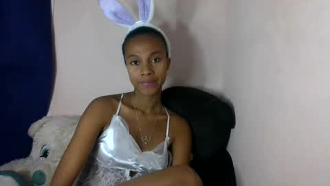 Snapshot of artsloveyou chatting on July 17, 3:57 am artsloveyou online show from July 17, 3:57 am