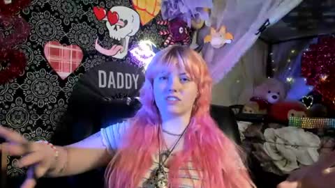 Snapshot of artsyheartsyy chatting on August 1, 12:54 am ArtsyHeartsyy online show from August 1, 12:54 am