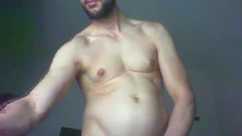 Snapshot of artur833 chatting on December 22, 8:50 pm artur833 online show from December 22, 8:50 pm
