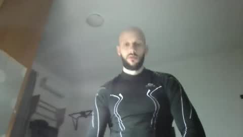 Snapshot of artur833 chatting on March 7, 9:56 pm artur833 online show from March 7, 9:56 pm