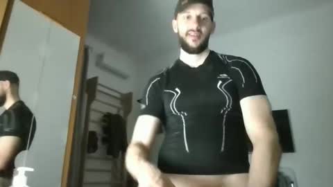 Snapshot of artur833 chatting on April 2, 9:23 pm artur833 online show from April 2, 9:23 pm
