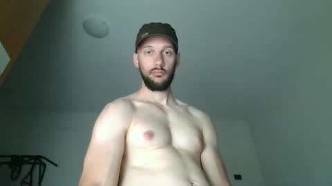 Snapshot of artur833 chatting on April 16, 9:04 pm artur833 online show from April 16, 9:04 pm