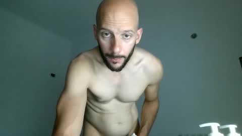 Snapshot of artur833 chatting on June 10, 7:02 pm artur833 online show from June 10, 7:02 pm