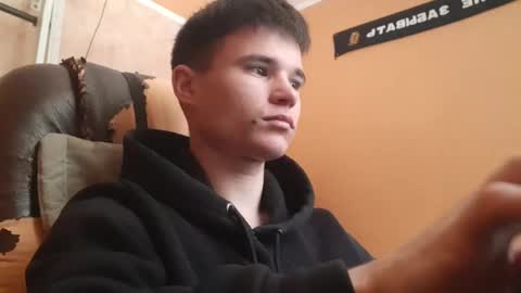 Snapshot of arvyn_ chatting on May 5, 7:27 am Denis online show from May 5, 7:27 am