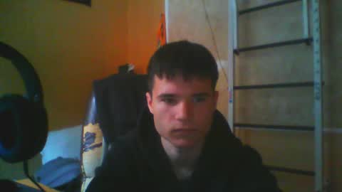Snapshot of arvyn_ chatting on May 11, 7:47 am Denis online show from May 11, 7:47 am