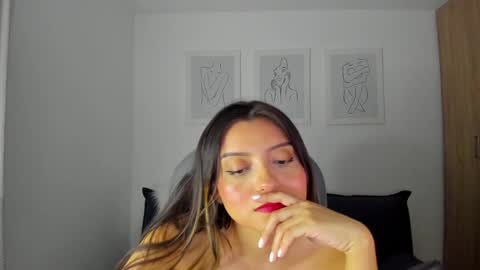 Snapshot of ary_cam230 chatting on December 17, 11:59 pm Zahaara online show from December 17, 11:59 pm