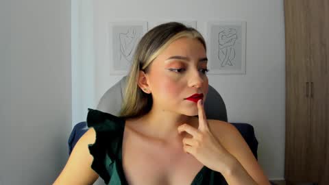 Snapshot of ary_cam230 chatting on January 19, 8:09 pm Zahaara online show from January 19, 8:09 pm