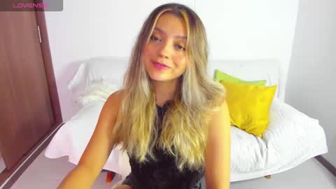 Snapshot of ary_cam230 chatting on October 30, 9:26 pm Zahaara online show from October 30, 9:26 pm