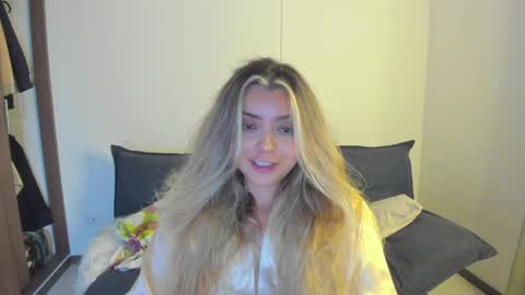 Snapshot of ary_cam230 chatting on May 15, 11:12 pm Zahaara online show from May 15, 11:12 pm