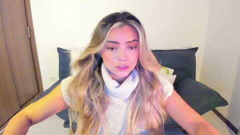 Snapshot of ary_cam230 chatting on June 1, 9:38 pm Zahaara online show from June 1, 9:38 pm