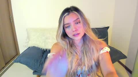 Snapshot of ary_cam230 chatting on June 5, 11:21 pm Zahaara online show from June 5, 11:21 pm