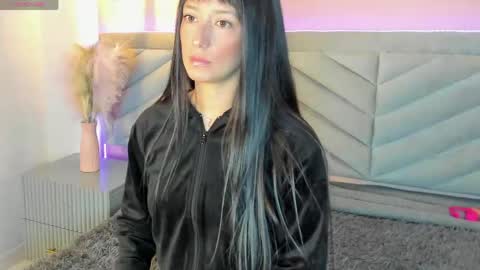 ARY THOMPSON online show from April 20, 12:19 pm