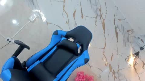 Snapshot of arya_nahalii chatting on November 17, 4:13 pm Ana online show from November 17, 4:13 pm