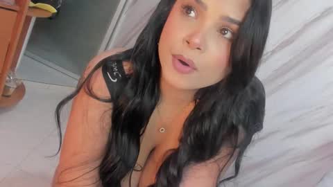 Snapshot of arya_nahalii chatting on February 7, 9:51 pm Ana online show from February 7, 9:51 pm