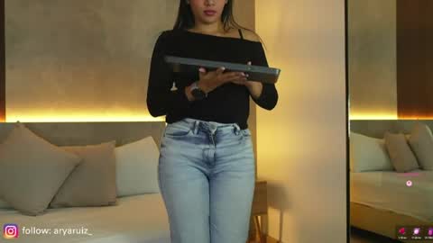 Snapshot of arya_ruiz chatting on June 19, 1:04 pm Arya online show from June 19, 1:04 pm