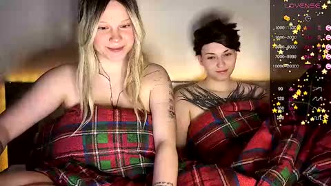 Arya brunett and Cassie blond online show from January 5, 5:20 am