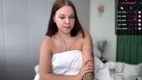 Arya brunett and Cassie blond online show from October 17, 2:15 am