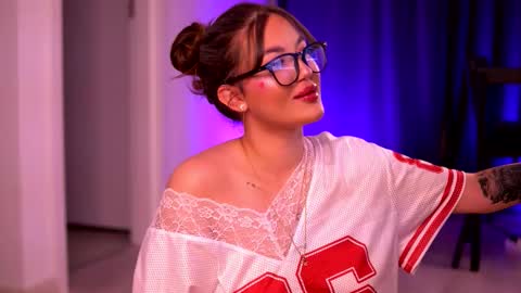 Snapshot of aryadeluna chatting on October 5, 11:46 pm Lunaa online show from October 5, 11:46 pm