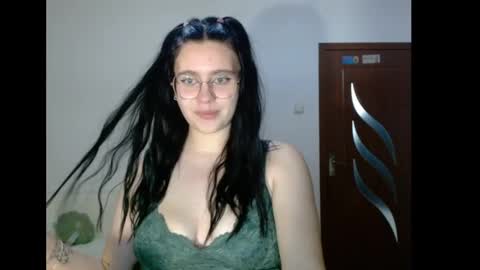 Snapshot of aryaglow chatting on February 8, 11:52 pm Arya online show from February 8, 11:52 pm