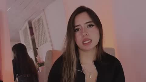 arycooper_ online show from June 3, 2:33 pm