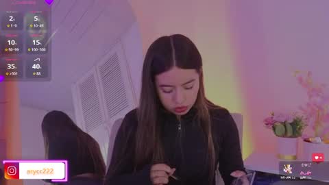 arycooper_ online show from July 10, 1:25 pm