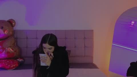 arycooper_ online show from July 22, 11:35 am
