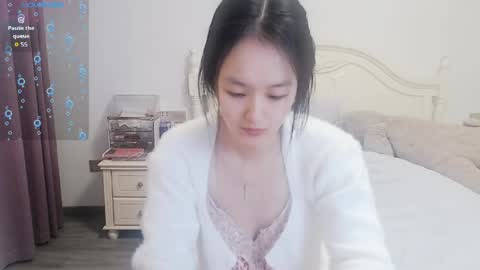 Lily online show from May 3, 3:45 am