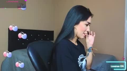 Snapshot of asenaesmee chatting on February 14, 9:10 pm Asena online show from February 14, 9:10 pm