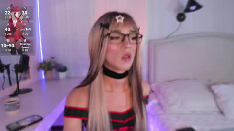 Snapshot of ash_leey chatting on May 14, 12:12 pm Ashley online show from May 14, 12:12 pm