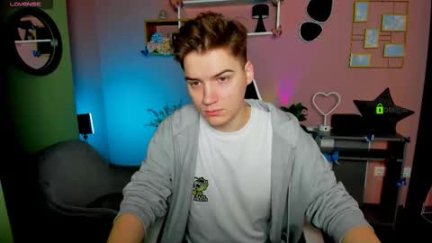 ash_raven_ online show from November 29, 8:12 pm