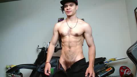 Snapshot of ash_wingrant chatting on December 2, 11:04 am ash_wingrant online show from December 2, 11:04 am