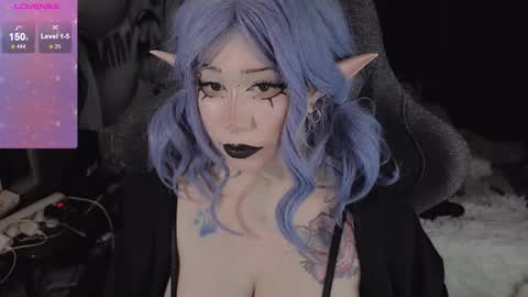 Snapshot of asha_nekooo chatting on December 3, 10:30 pm Sasha next stream December 4st at 0000- 0030 am German time online show from December 3, 10:30 pm