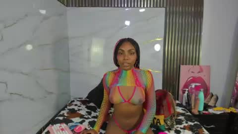 Snapshot of asha_zuri69 chatting on June 15, 1:13 pm asha_zuri69 online show from June 15, 1:13 pm