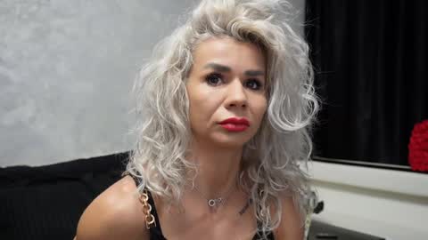 Snapshot of ashadevon_fit chatting on December 31, 10:56 pm Asha online show from December 31, 10:56 pm